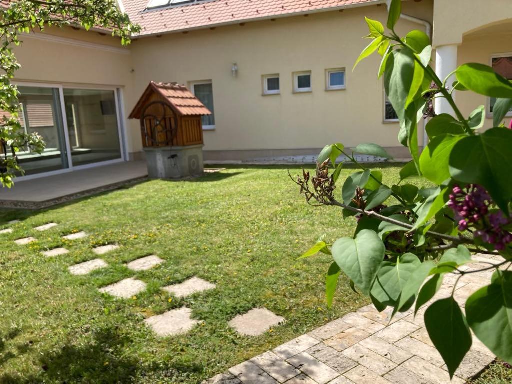 Villa Gracia Balatongyorok Exterior photo